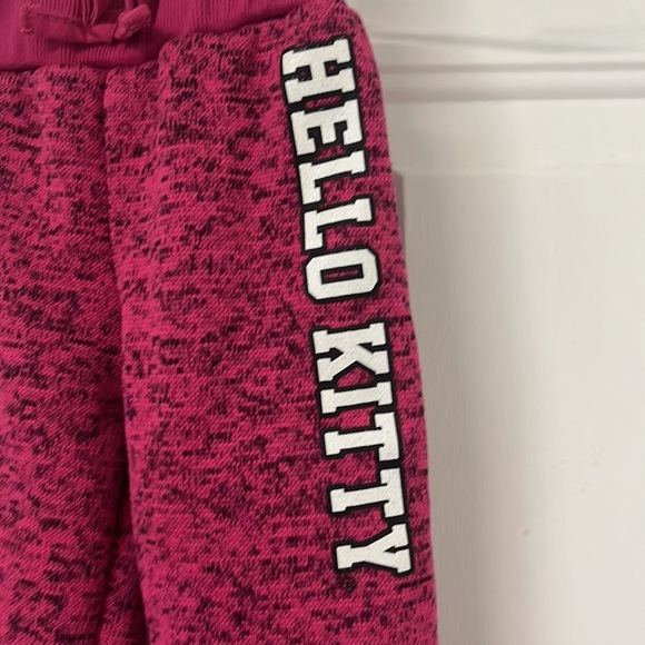 Hello Kitty pull on pants. Elastic waist and cuffs on bottom legs. 3 t. - Picture 2 of 4